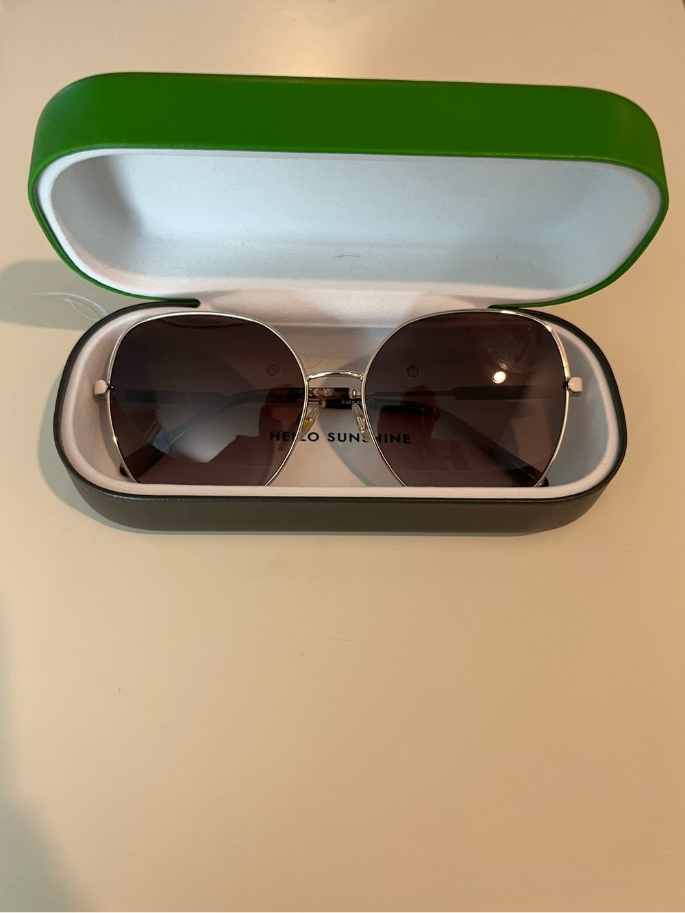 Kate Spade Gold Frame Yara F/S Sunglasses with Case, EUC